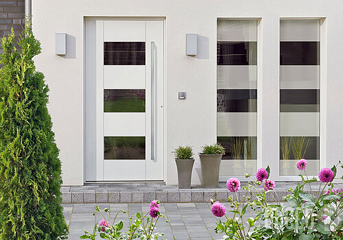 Adeco 100 tueren weisse hausfassaden Symmetris Objekt1 A 2015 HA289