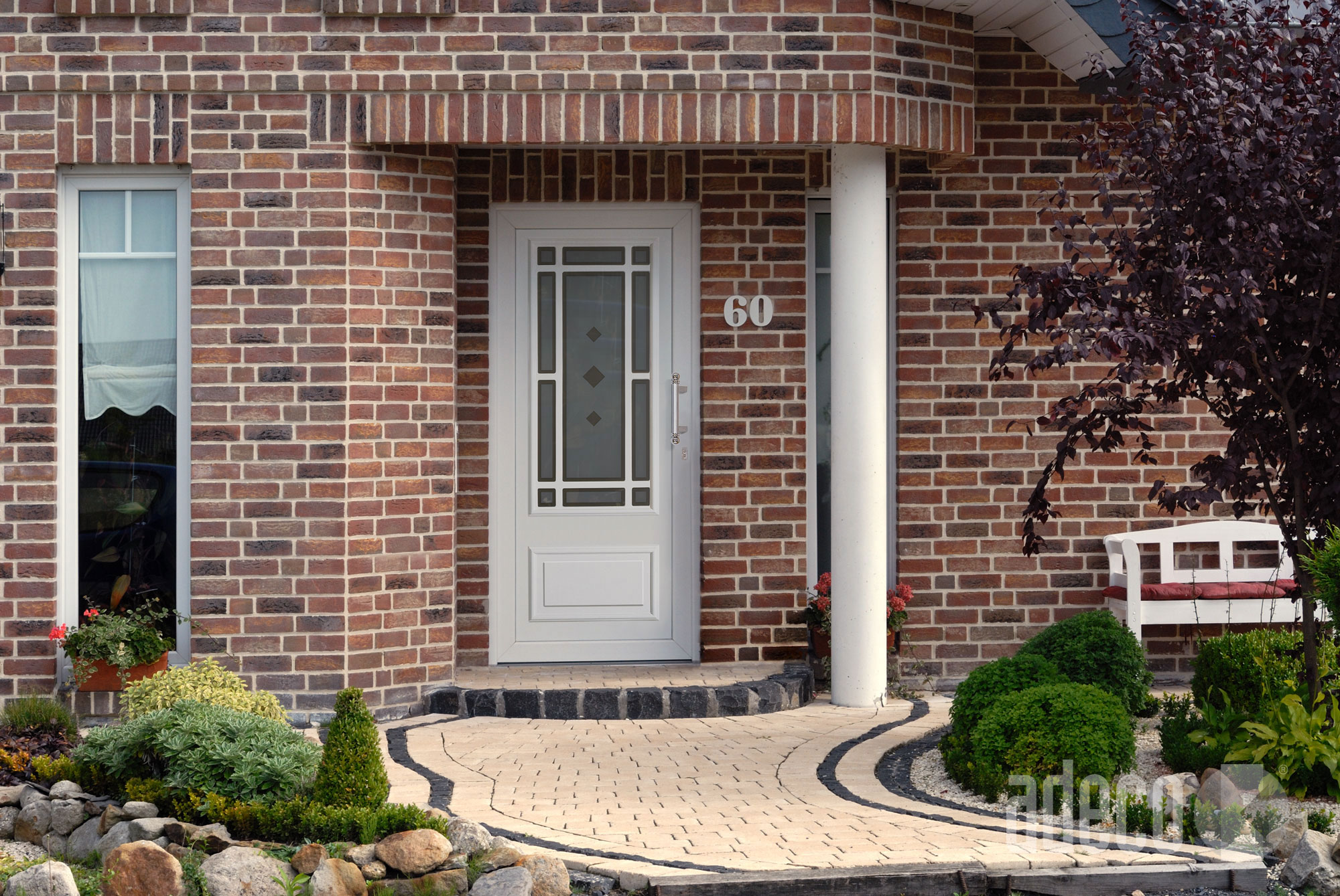 Adeco 100 tueren rote klinkerfassaden Grenada Objekt01 GFK10