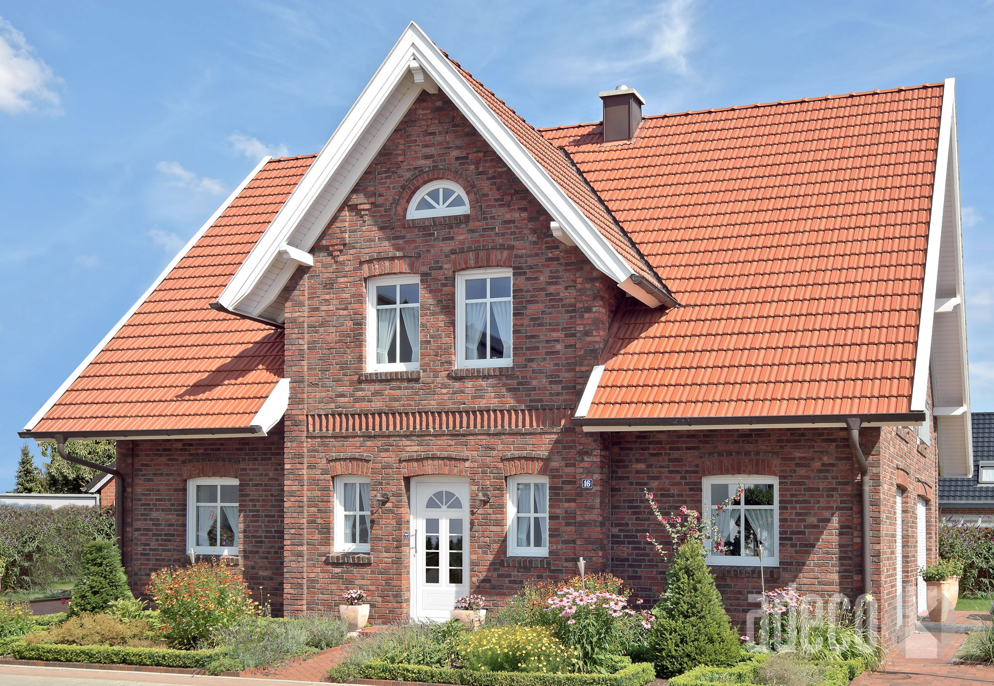 Adeco 100 tueren rote klinkerfassaden Rom Objekt01 Gesamt E 2015