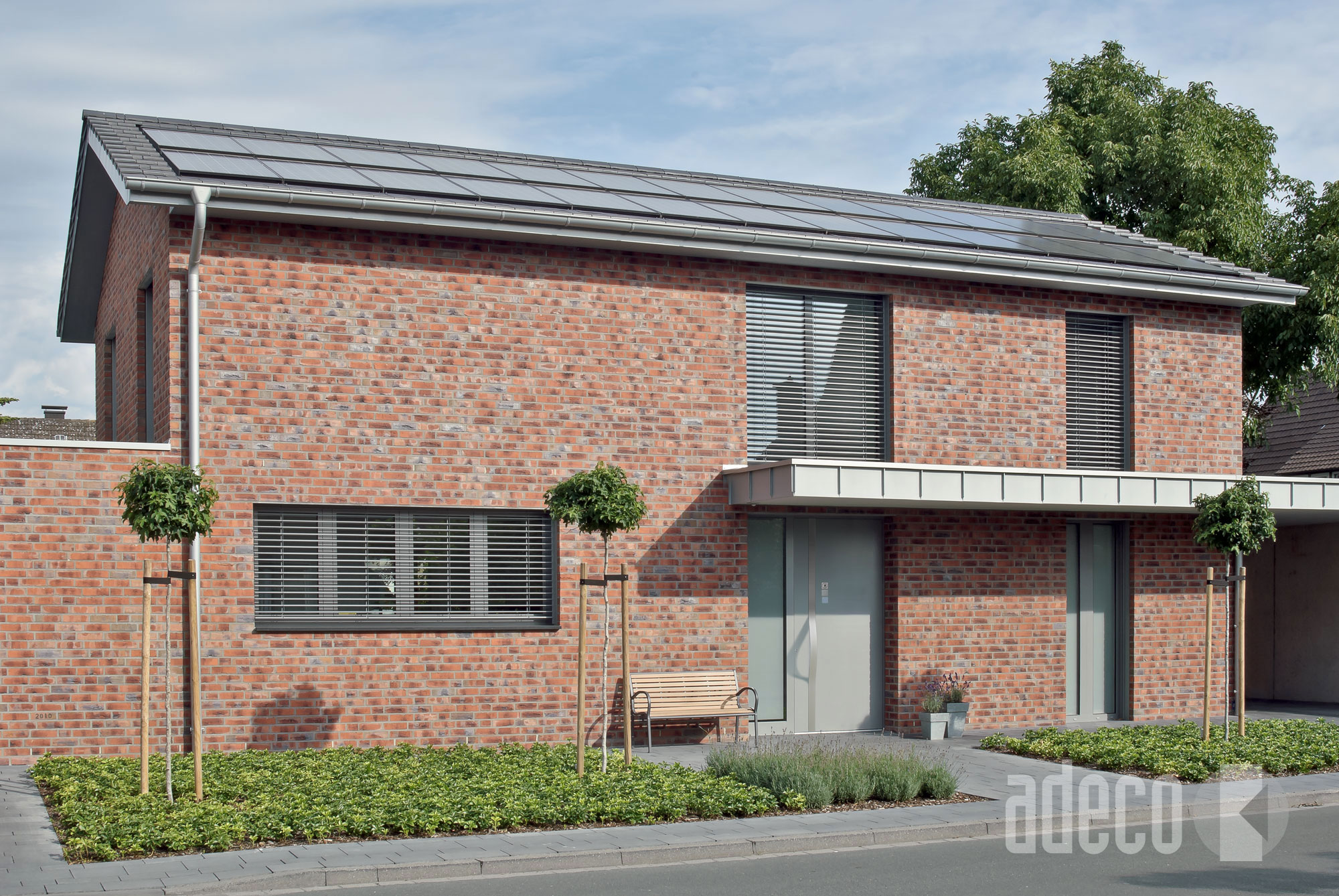 Adeco 100 tueren rote klinkerfassaden Talio Objekt2 Entfernung A 2013