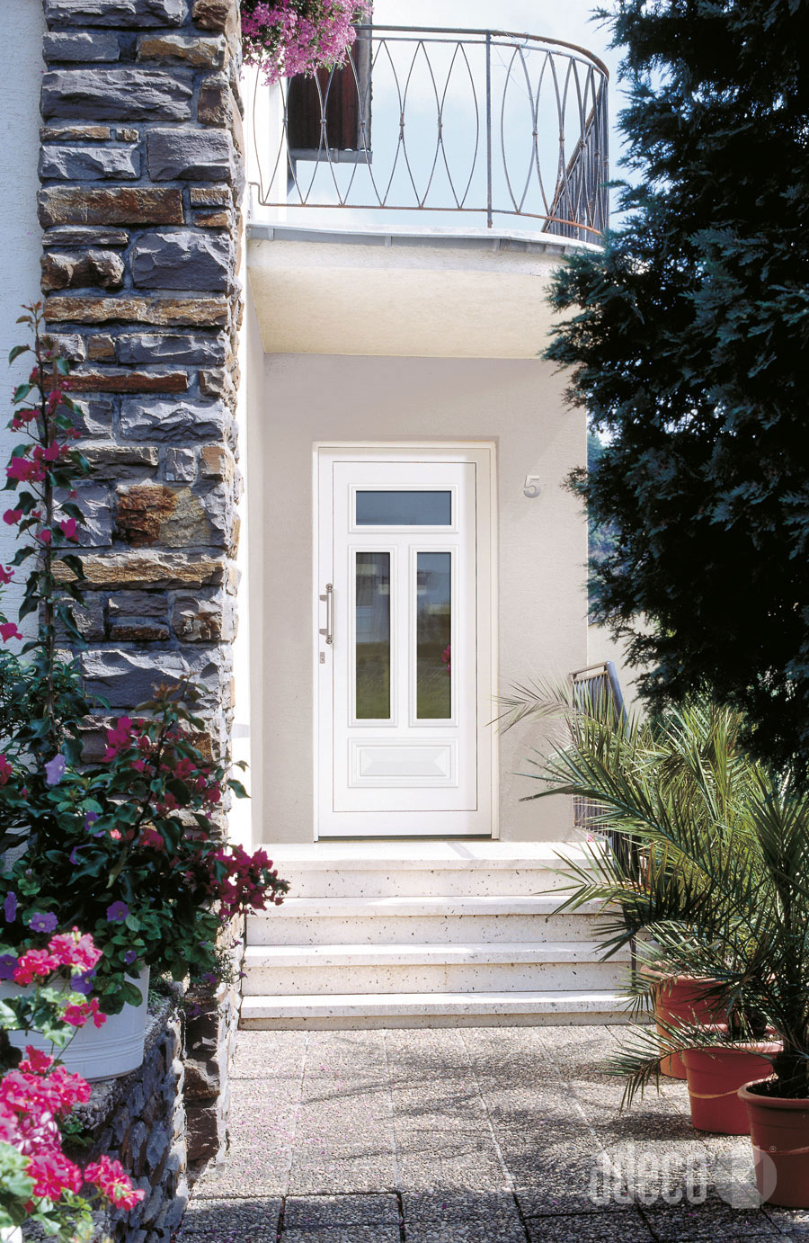 Adeco 100 tueren steinfassaden Paris Objekt06 GFK16