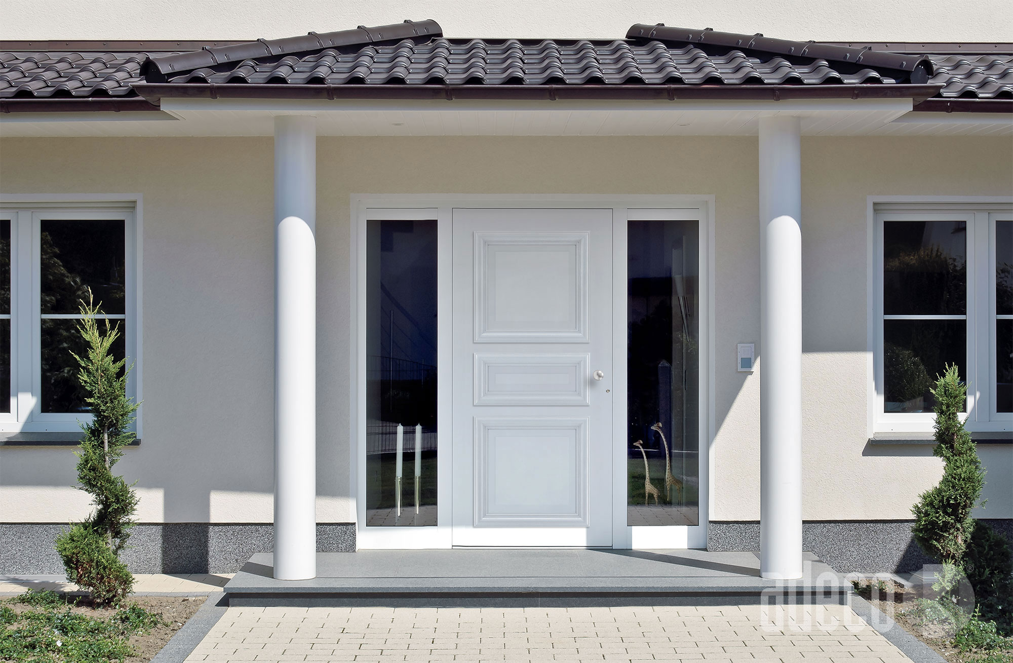 Adeco 100 tueren weisse hausfassaden Bruxelles Villa Objekt1 A 2013