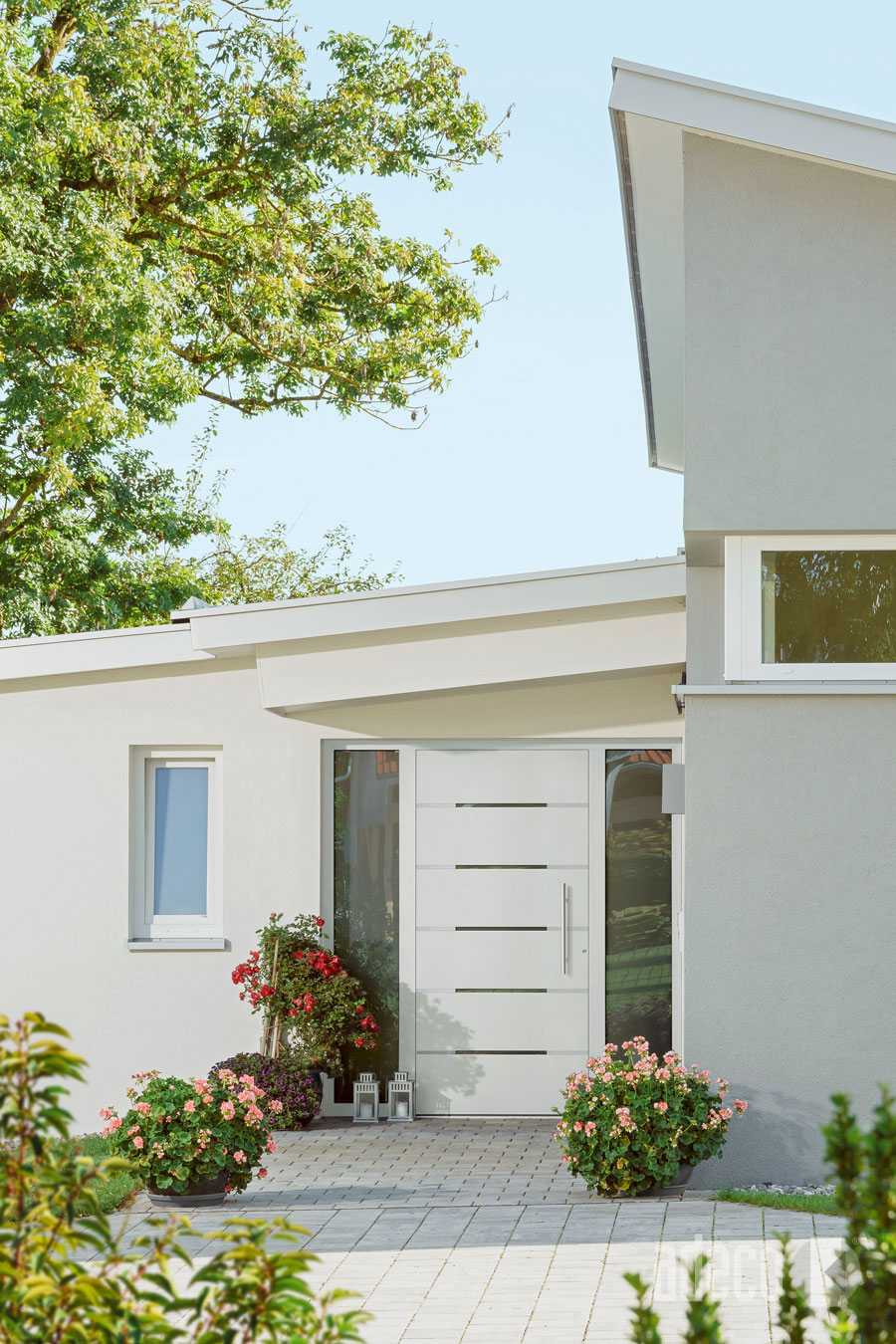 Adeco 100 tueren weisse hausfassaden Linora Objekt02 A 2015